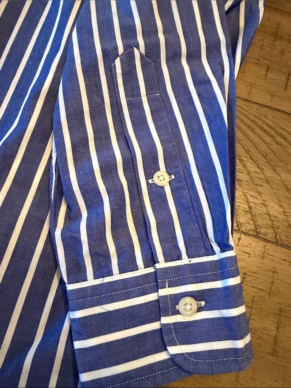 Men's Medium Ralph Lauren Button Down - Picture 6 of 6